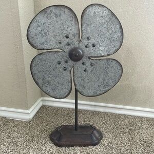 Metal Wind Blade Table Top Decor